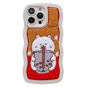 Til iPhone 13 Pro 6,1 tommer Milk Tea Animal Pattern Brodery Phone Case Drop-proof TPU + PC Blødt plys bagcover